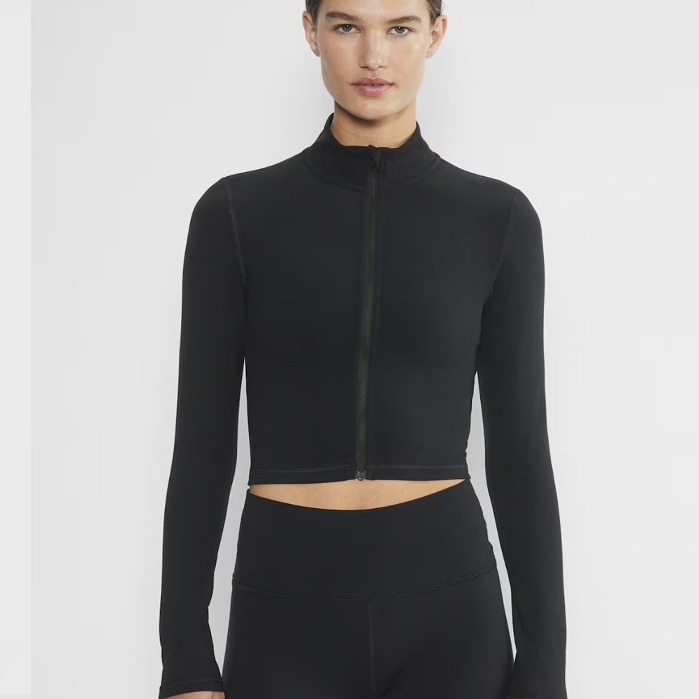 Aritzia Golden BUTTER Limited Zip Long sleevBlack Jacket Sleek Minimalist Design